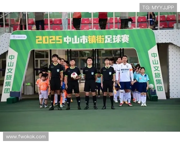 南京溧水与广西威壮的精彩对决展现足球魅力与团队精神的较量 南京溧水与广西威壮的精彩对决展现足球魅力与团队精神的较量